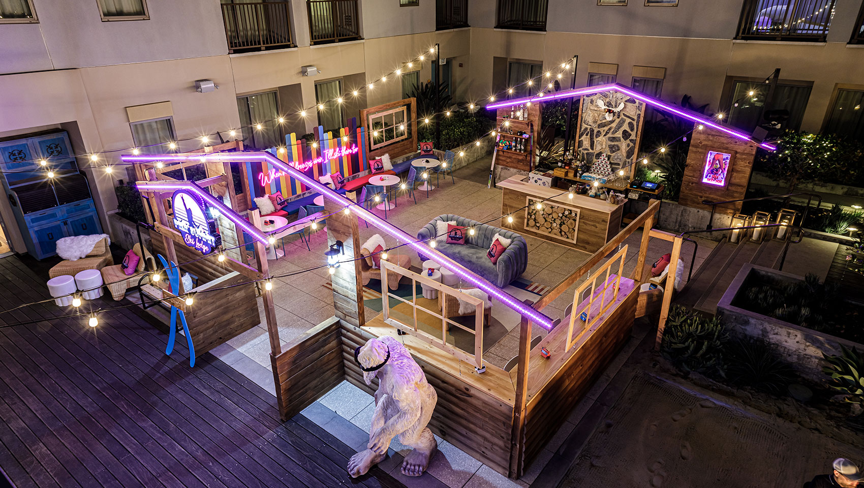 Pier Summit Ski Lodge